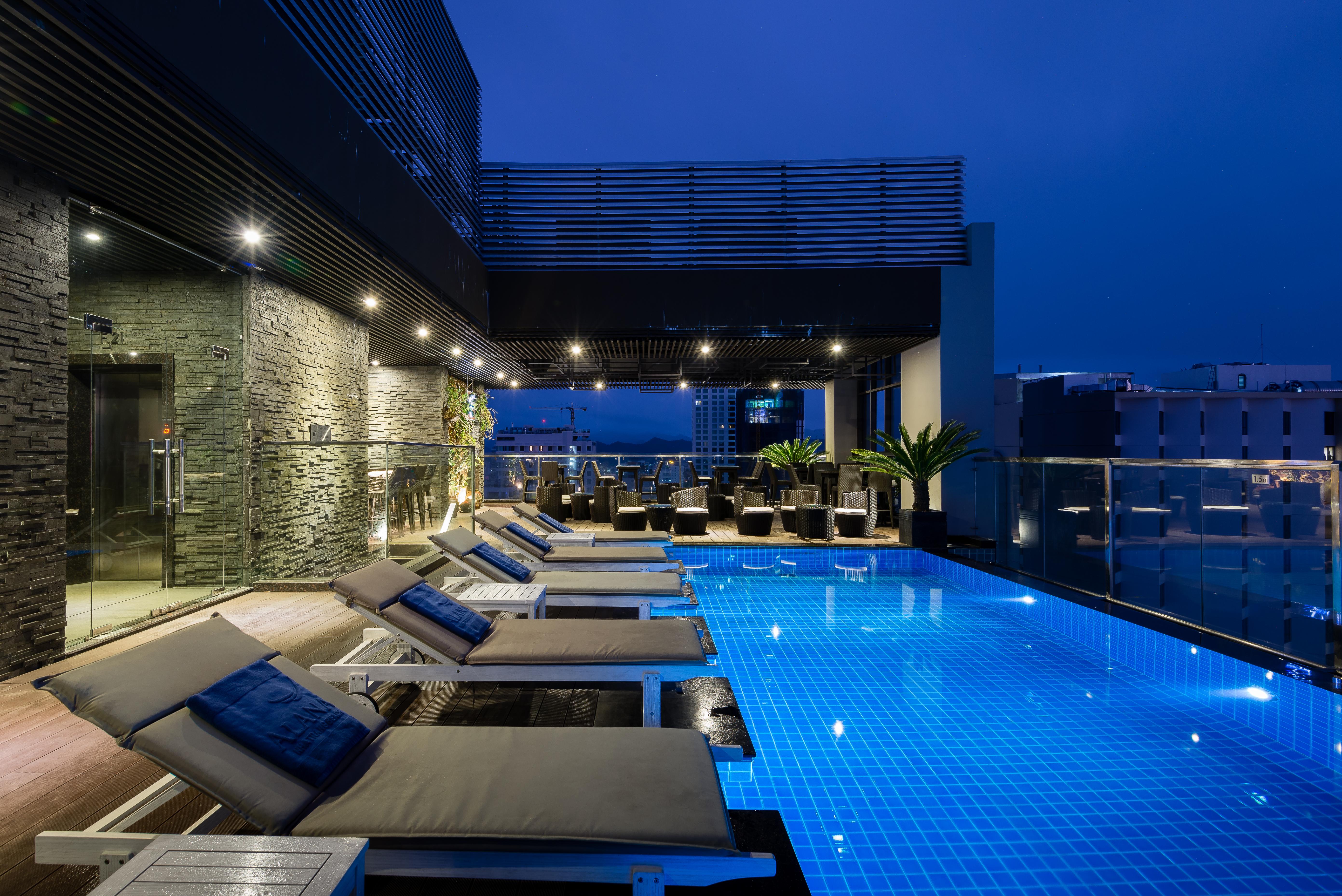 อลาน่า นาตรัง บีช โฮเต็ล Hotel ญาจาง ภายนอก รูปภาพ