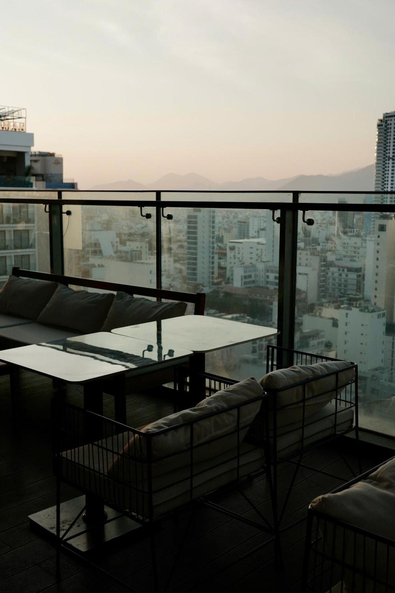 อลาน่า นาตรัง บีช โฮเต็ล Hotel ญาจาง ภายนอก รูปภาพ